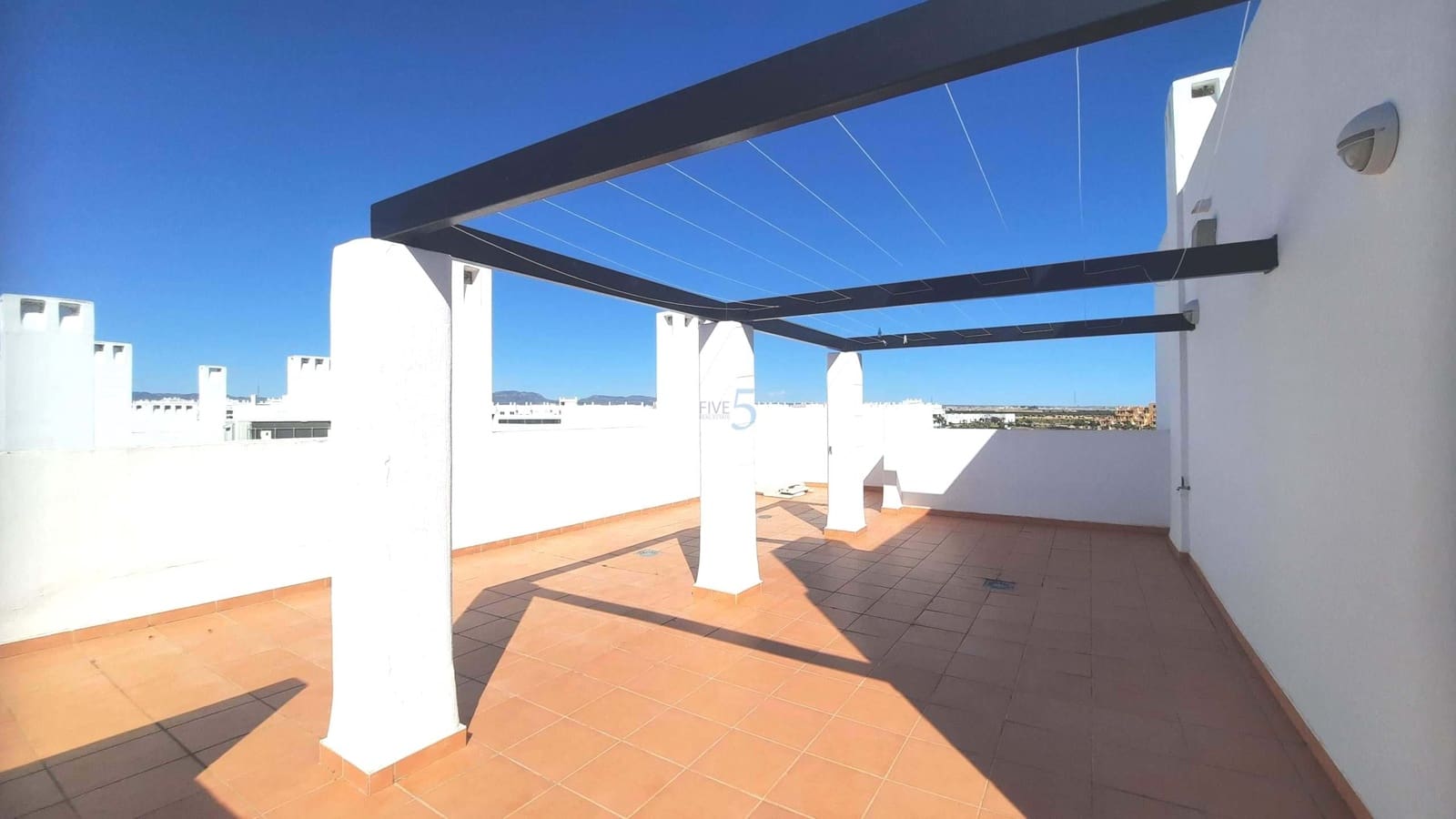 2 makuuhuone Huoneisto myytävänä paikassa Roldan mukana uima-altaan 
autotalli - 126 000 € (Ref: 9638074)