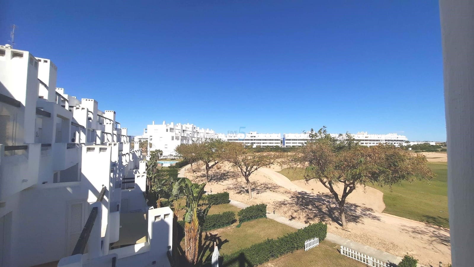 2 makuuhuone Huoneisto myytävänä paikassa Roldan mukana uima-altaan 
autotalli - 126 000 € (Ref: 9638074)