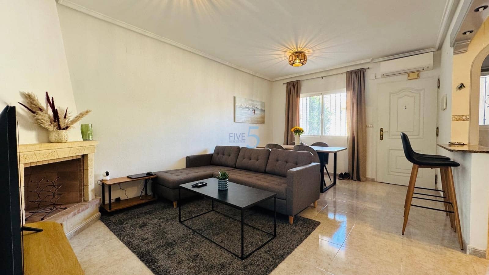 2 bedroom Townhouse for sale in Villamartin with pool - € 175,000 (Ref: 9638076)