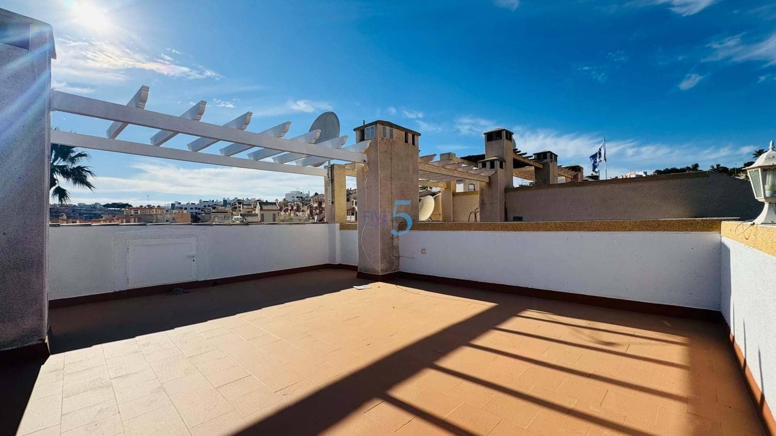 2 bedroom Townhouse for sale in Villamartin with pool - € 175,000 (Ref: 9638076)