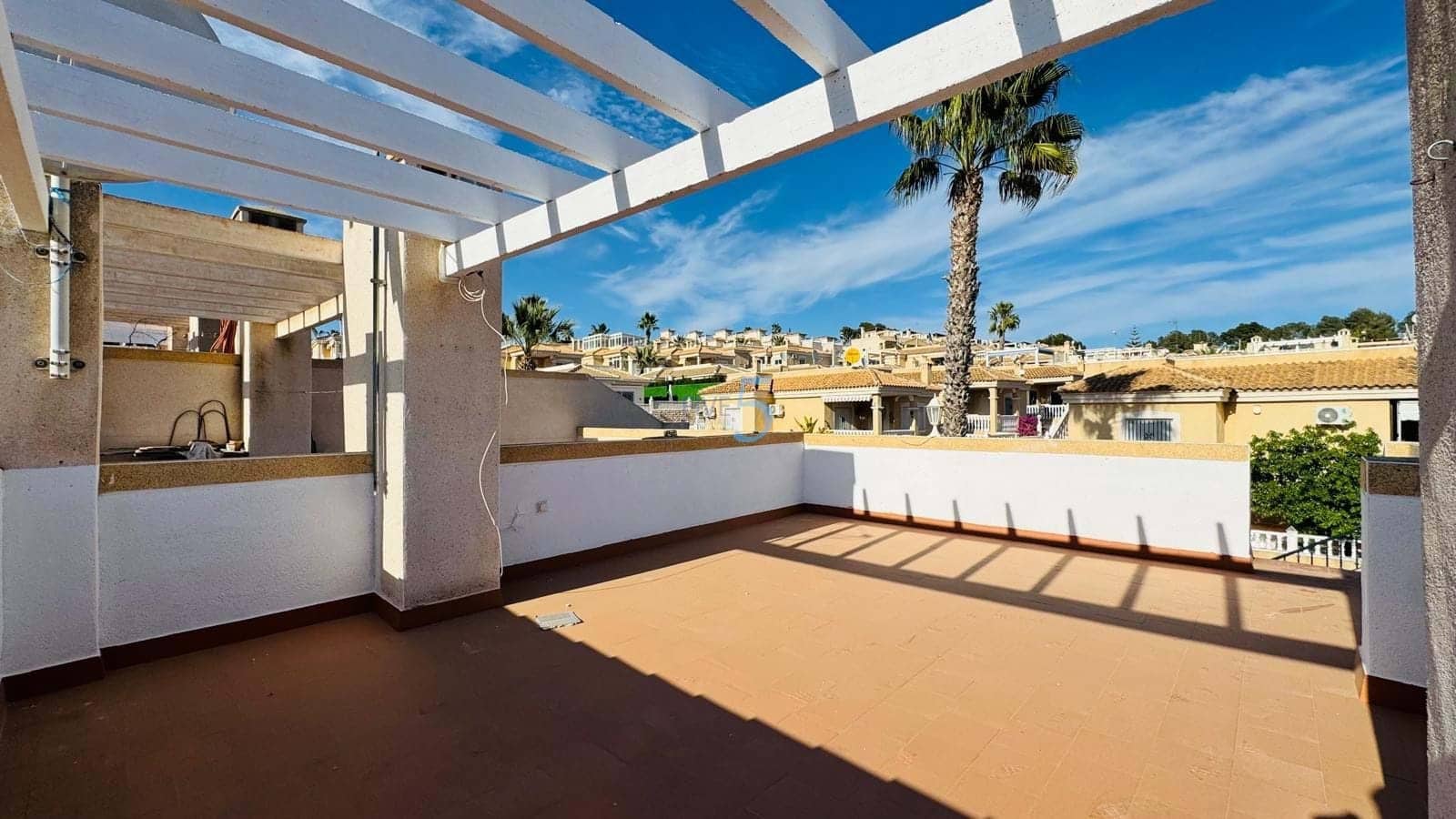 2 bedroom Townhouse for sale in Villamartin with pool - € 175,000 (Ref: 9638076)