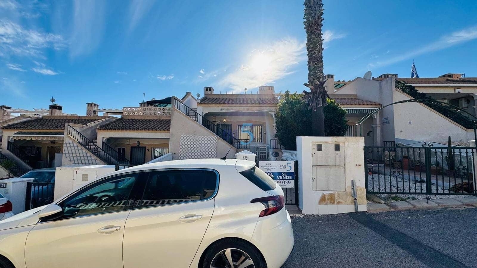 2 bedroom Townhouse for sale in Villamartin with pool - € 175,000 (Ref: 9638076)