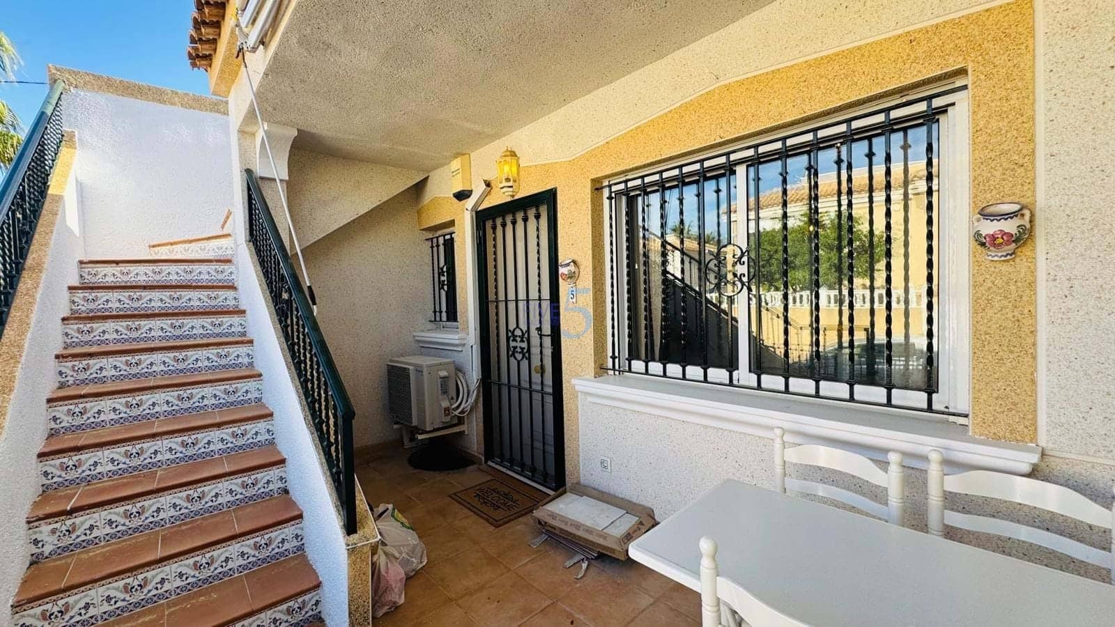 2 bedroom Townhouse for sale in Villamartin with pool - € 175,000 (Ref: 9638076)