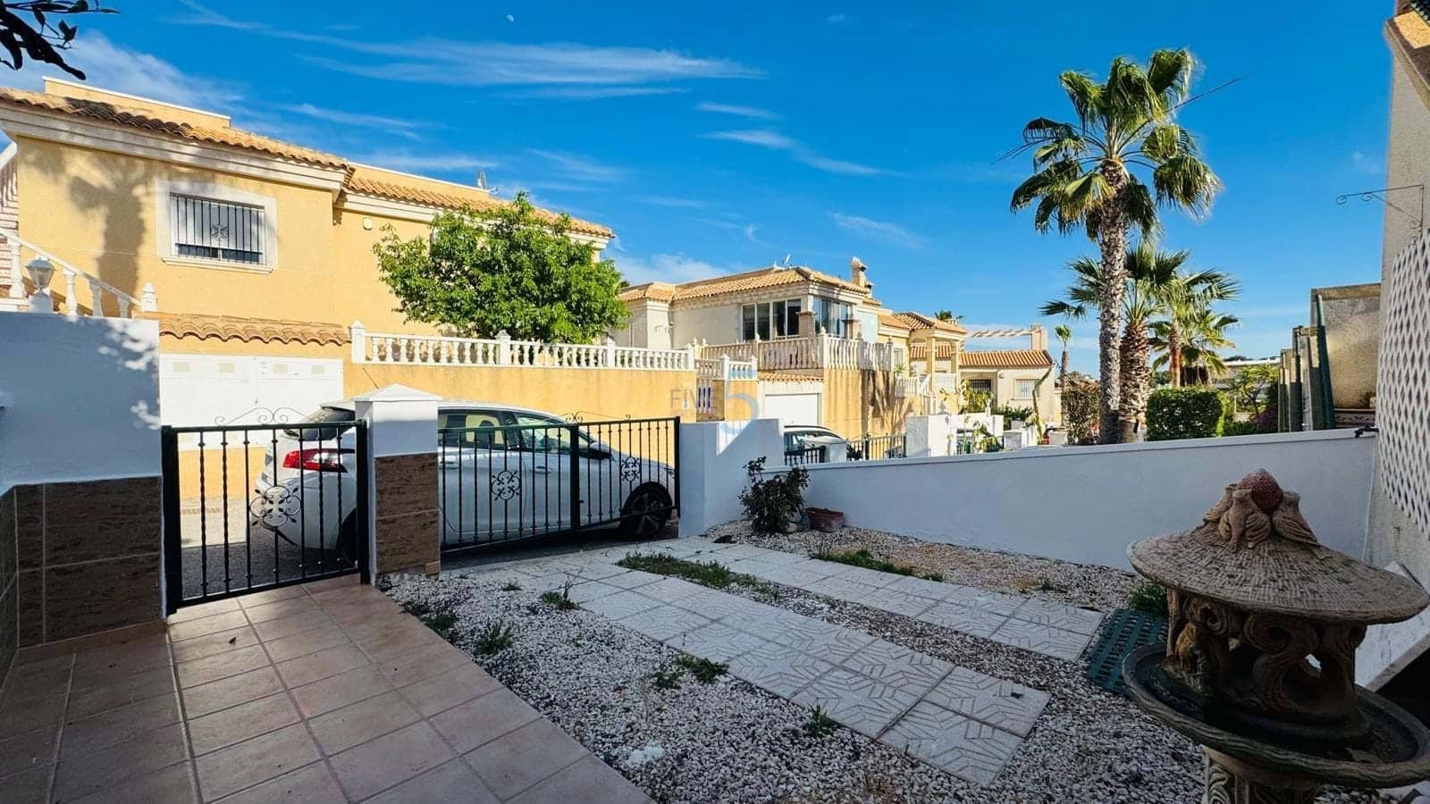 2 bedroom Townhouse for sale in Villamartin with pool - € 175,000 (Ref: 9638076)