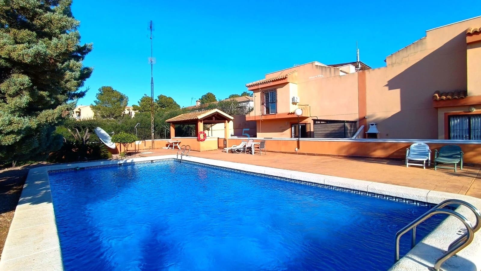 2 soveværelse Byhus til salg i Algorfa med swimmingpool garage - € 159.995 (Ref: 9645633)