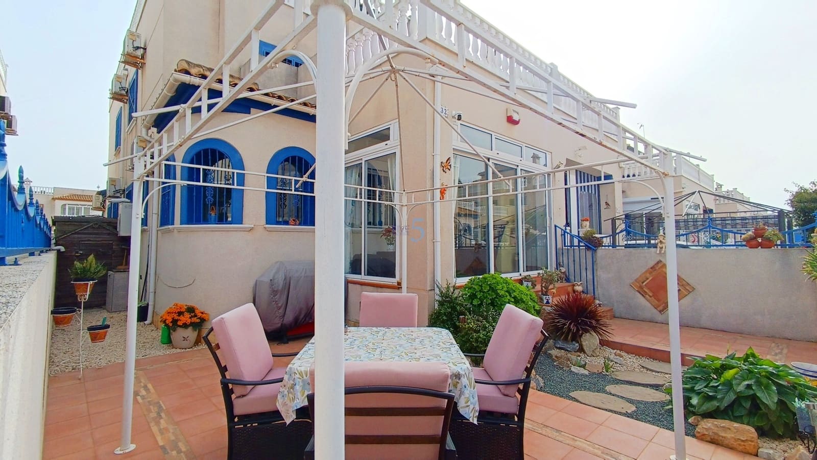 3 bedroom Townhouse for sale in Daya Vieja with pool - € 169,995 (Ref: 9650517)