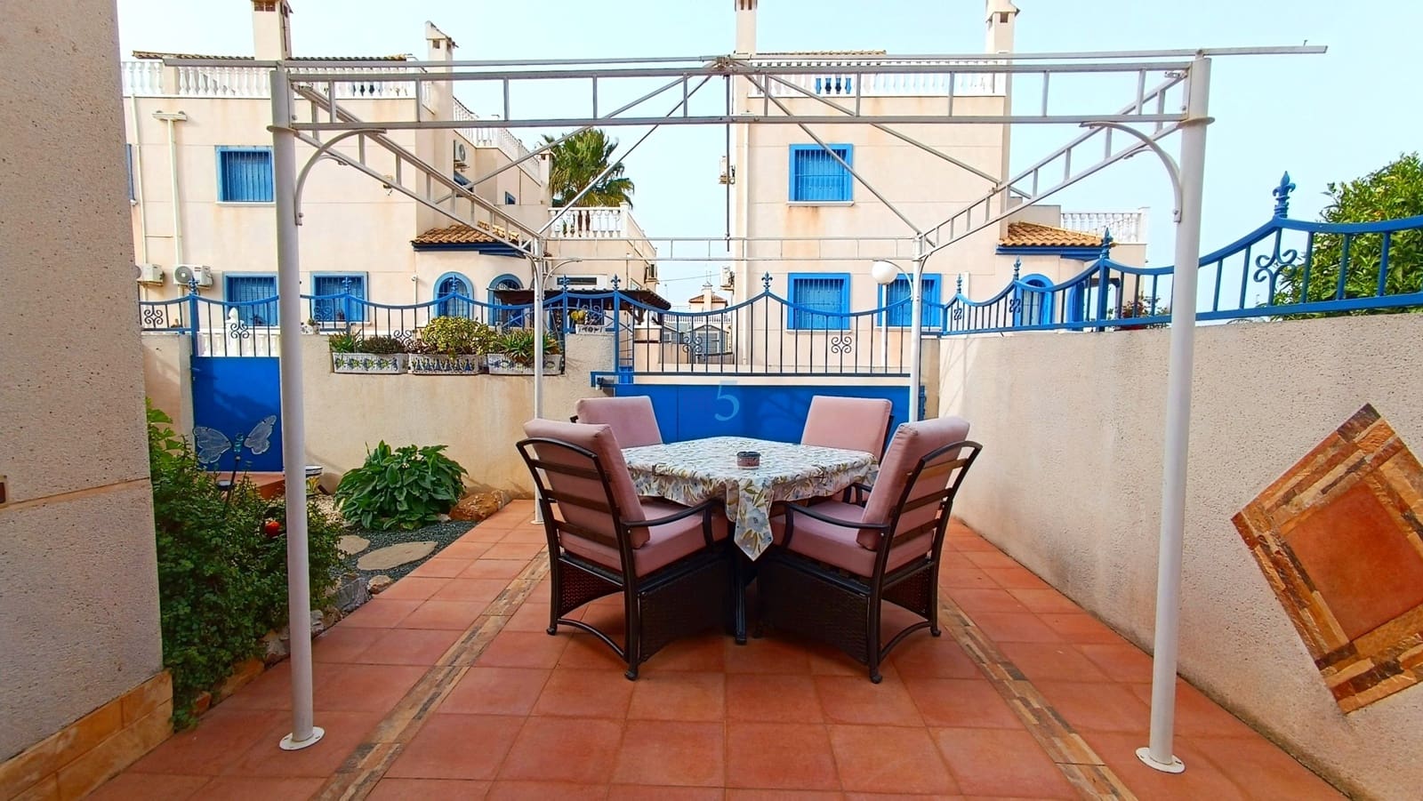 3 bedroom Townhouse for sale in Daya Vieja with pool - € 169,995 (Ref: 9650517)