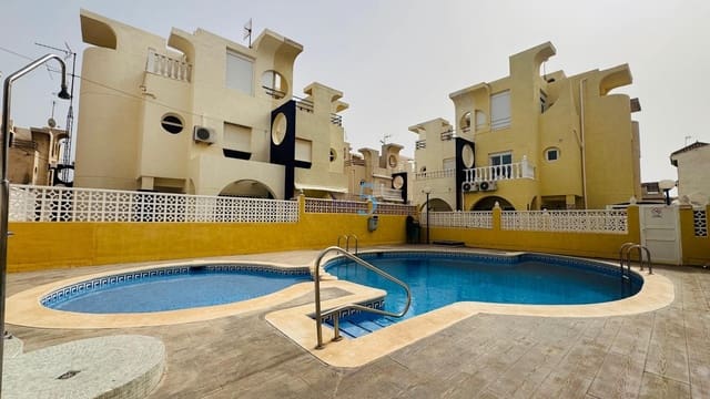 2 chambre Maison de Ville à vendre à Torrevieja avec piscine - 189 900 € (Ref: 9650718)