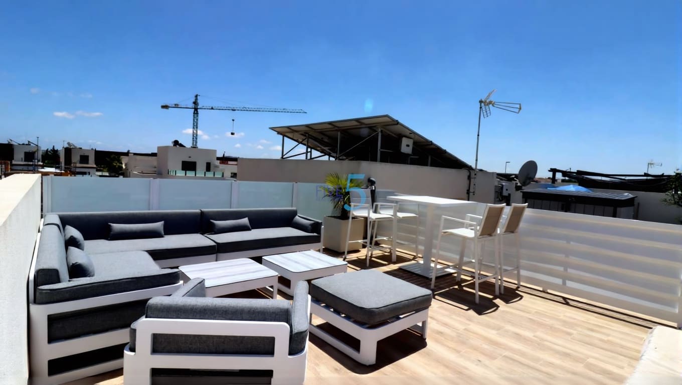 3 Zimmer Villa zu verkaufen in Daya Nueva mit Pool - 345.000 € (Ref: 9654241)