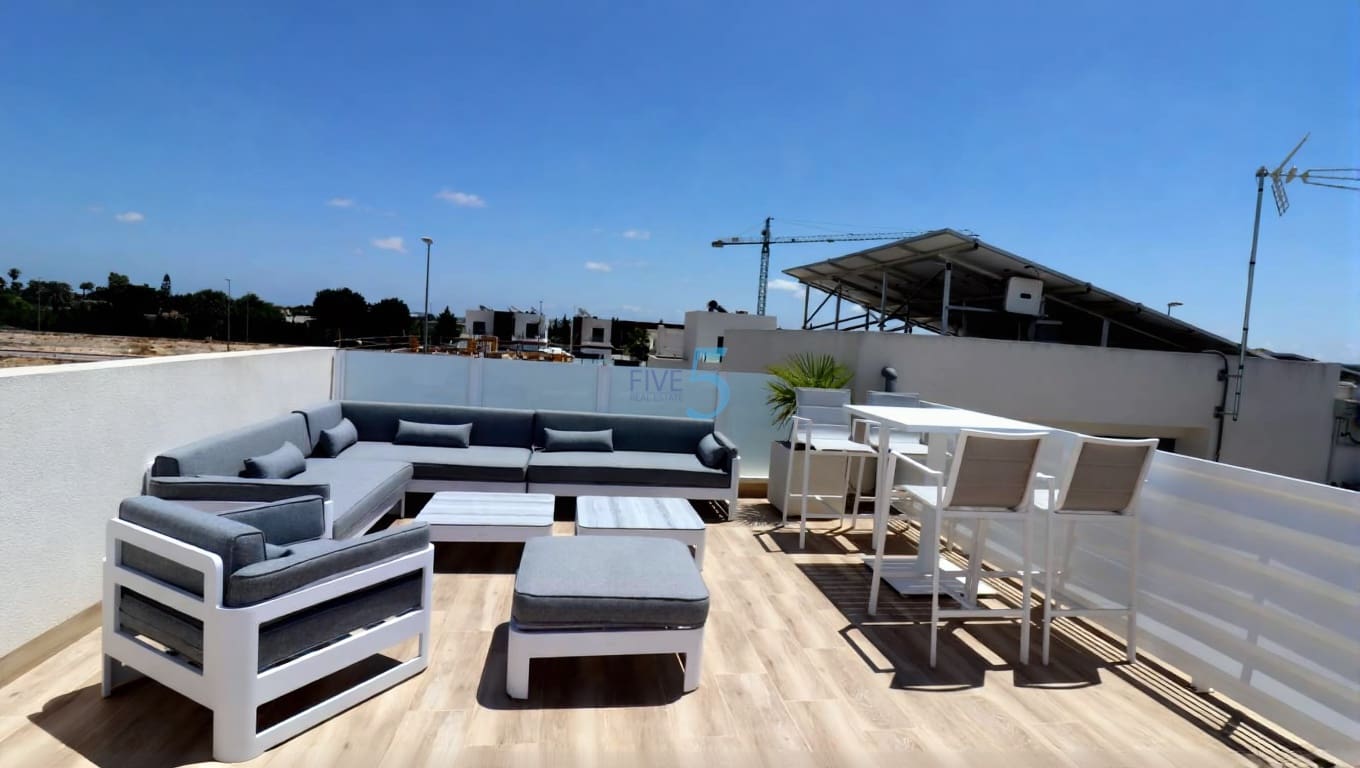 3 Zimmer Villa zu verkaufen in Daya Nueva mit Pool - 345.000 € (Ref: 9654241)