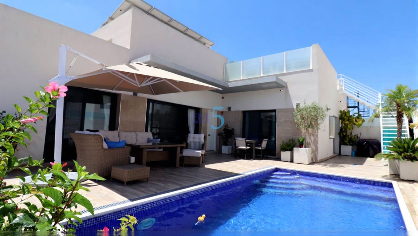 3 Zimmer Villa zu verkaufen in Daya Nueva mit Pool - 345.000 € (Ref: 9654241)