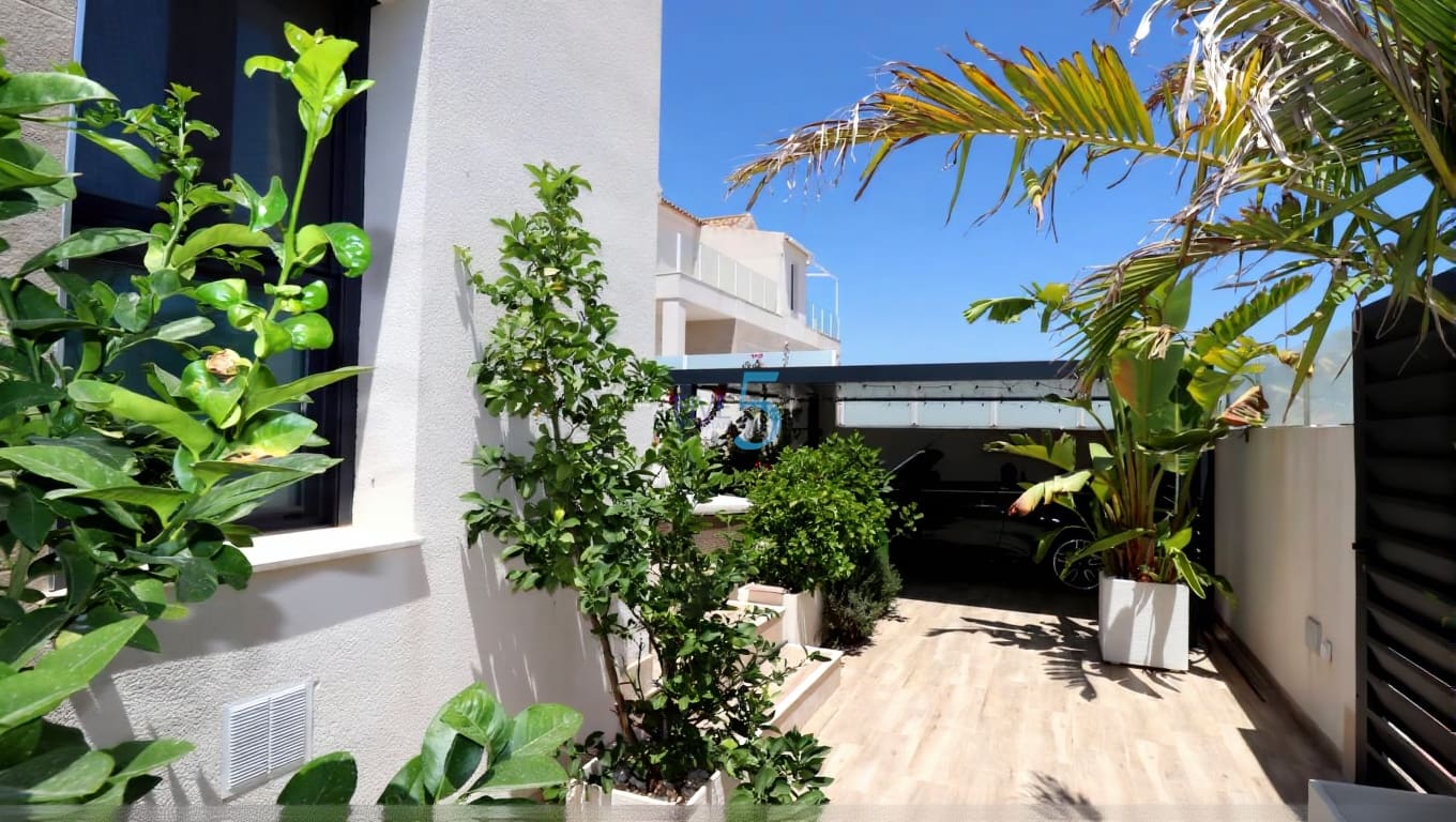 3 Zimmer Villa zu verkaufen in Daya Nueva mit Pool - 345.000 € (Ref: 9654241)