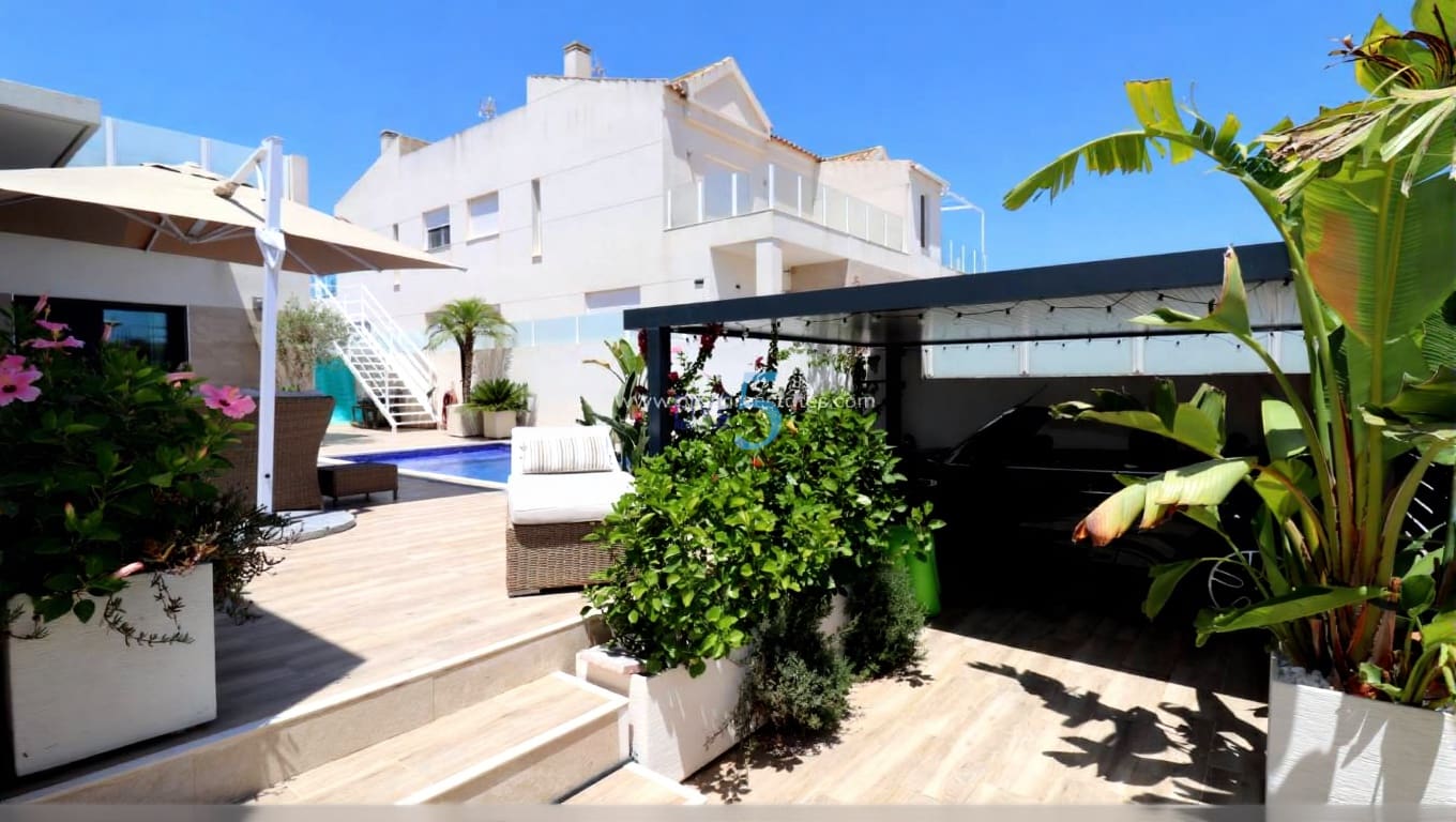 3 Zimmer Villa zu verkaufen in Daya Nueva mit Pool - 345.000 € (Ref: 9654241)