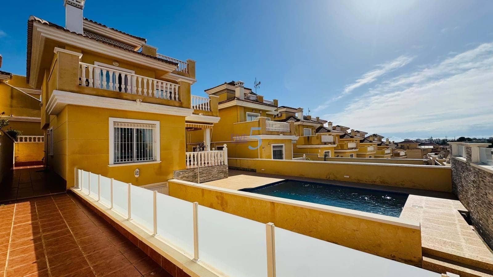 3 slaapkamer Villa te koop in Villamartin met zwembad garage - € 315.000 (Ref: 9657060)