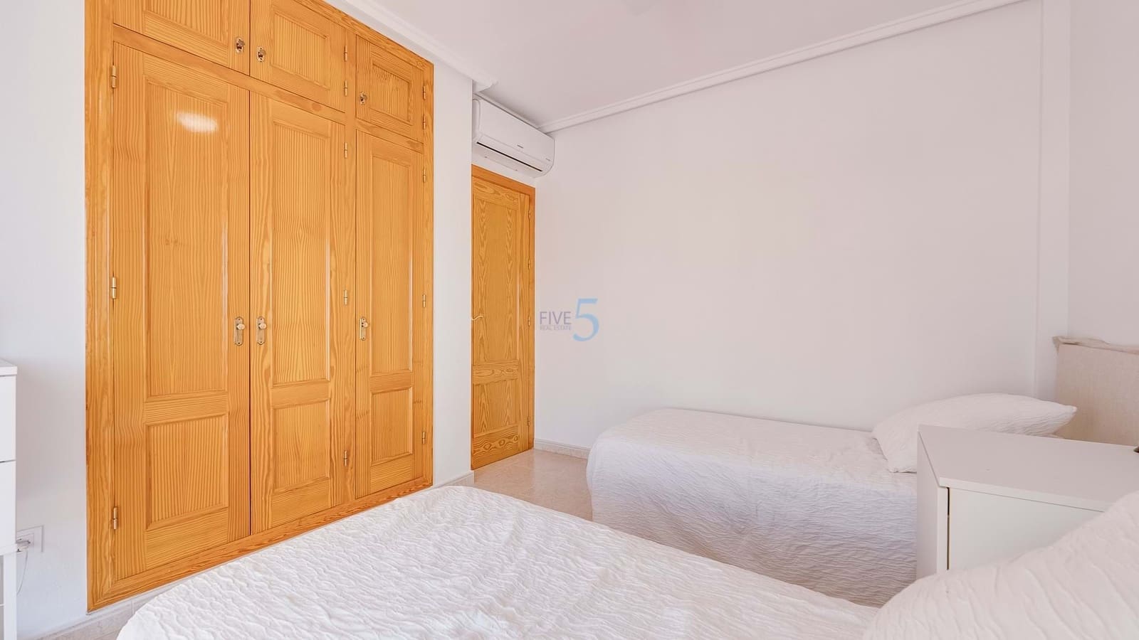 3 soverom Villa til salgs i Villamartin med svømmebasseng garasje - € 315 000 (Ref: 9657060)