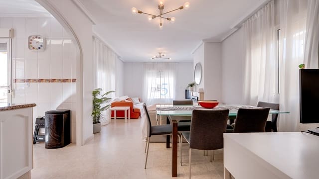 3 slaapkamer Villa te koop in Villamartin, Orihuela met zwembad garage - € 315.000 (Ref: 9657060)