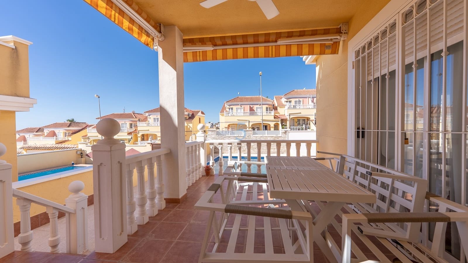 3 soverom Villa til salgs i Villamartin med svømmebasseng garasje - € 315 000 (Ref: 9657060)