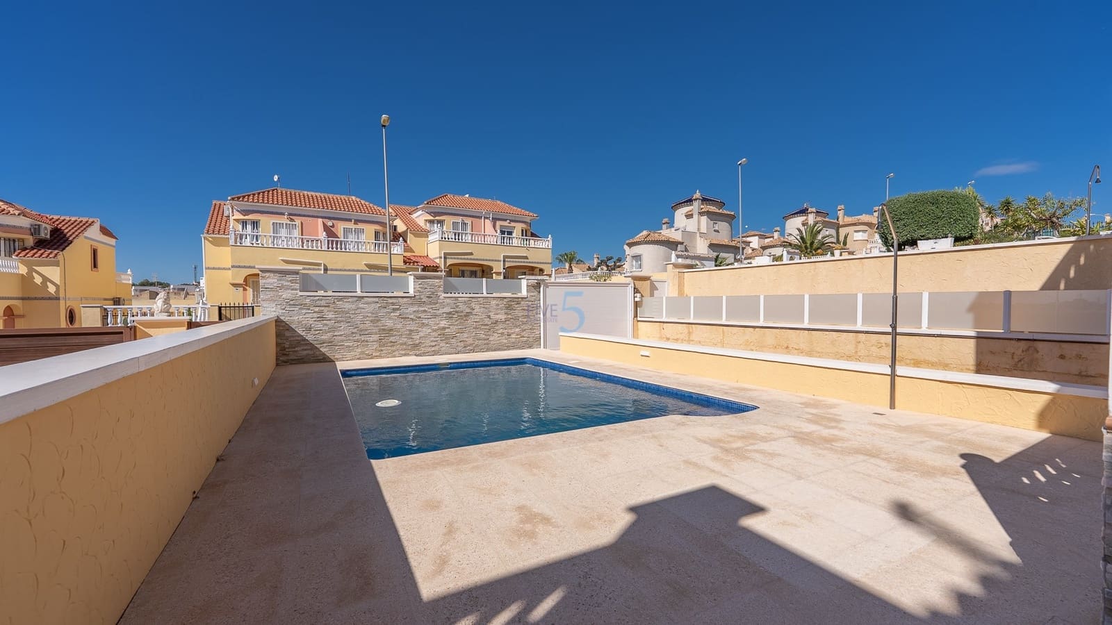 3 soverom Villa til salgs i Villamartin med svømmebasseng garasje - € 315 000 (Ref: 9657060)