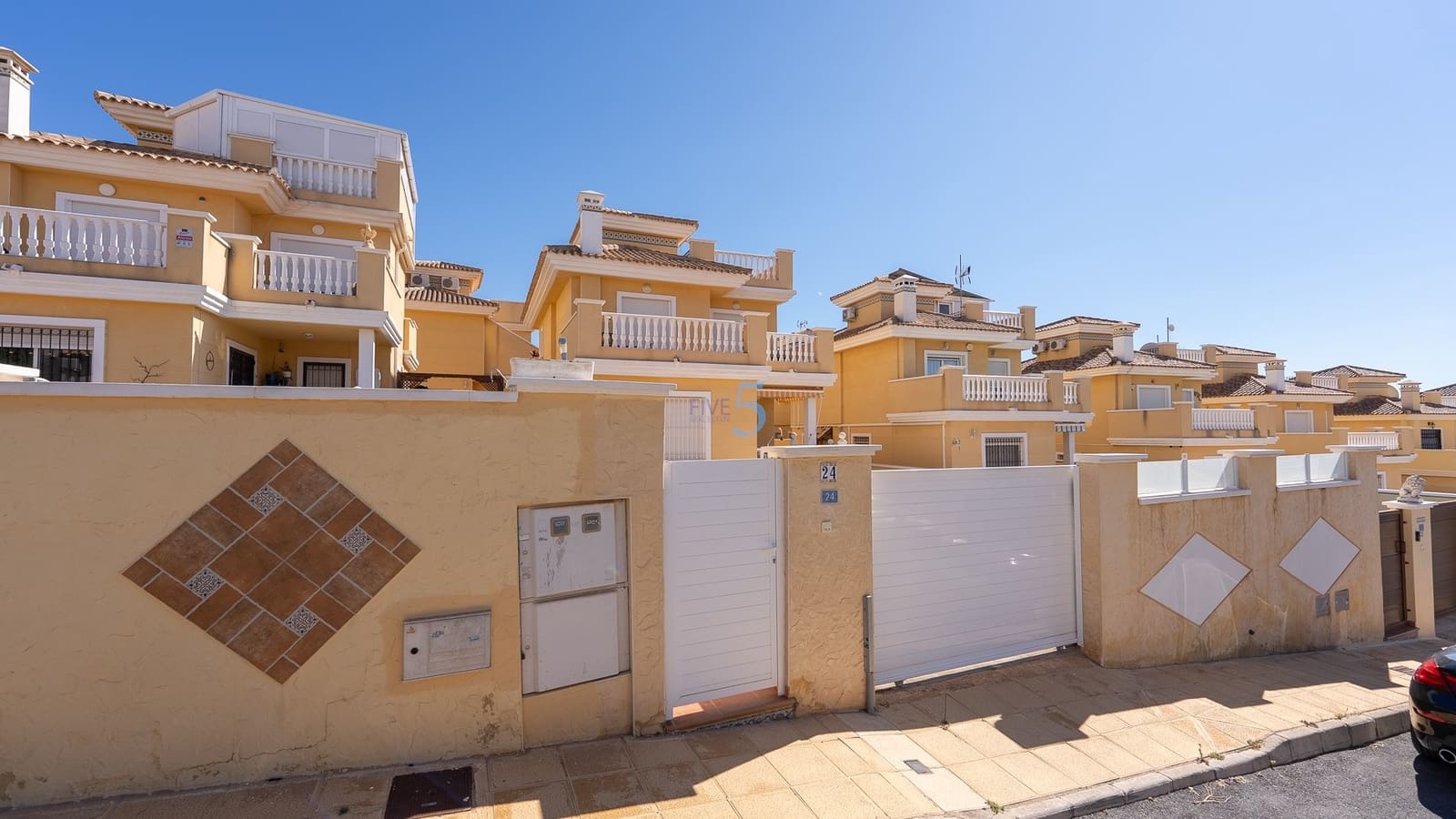 3 soverom Villa til salgs i Villamartin med svømmebasseng garasje - € 315 000 (Ref: 9657060)