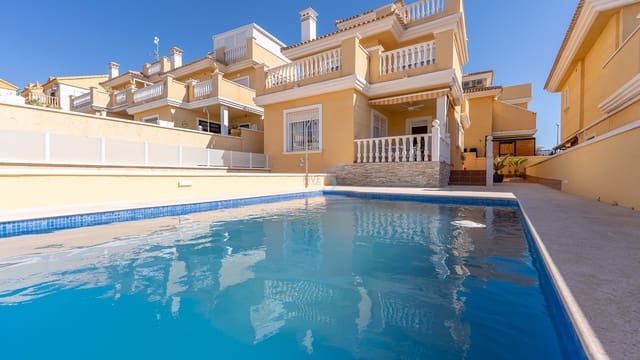 3 slaapkamer Villa te koop in Villamartin, Orihuela met zwembad garage - € 315.000 (Ref: 9657060)