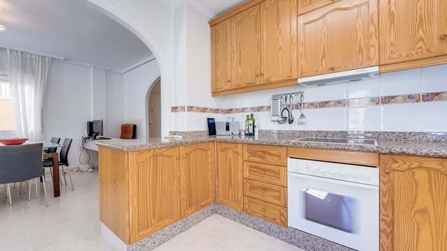 3 slaapkamer Villa te koop in Villamartin, Orihuela met zwembad garage - € 315.000 (Ref: 9657060)
