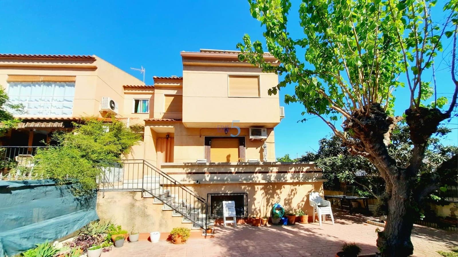 5 soveværelse Byhus til salg i Almoradi med garage - € 340.000 (Ref: 9665436)