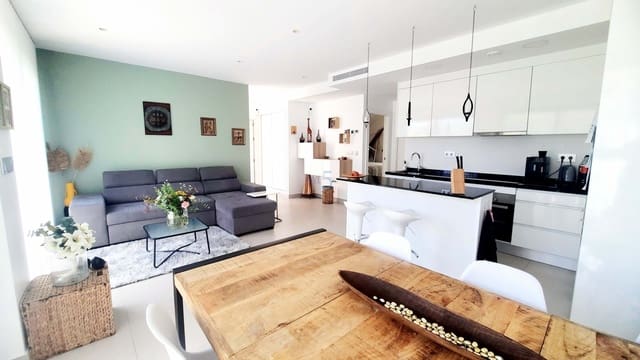 3 slaapkamer Villa te koop in Pilar de la Horadada met zwembad - € 340.000 (Ref: 9668266)