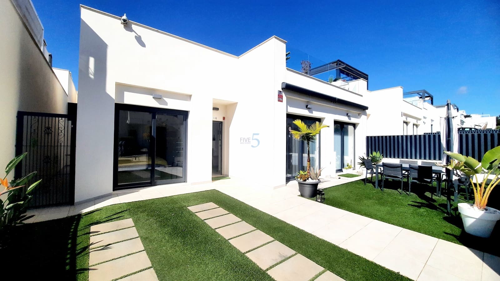 3 slaapkamer Villa te koop in Pilar de la Horadada met zwembad - € 340.000 (Ref: 9668266)