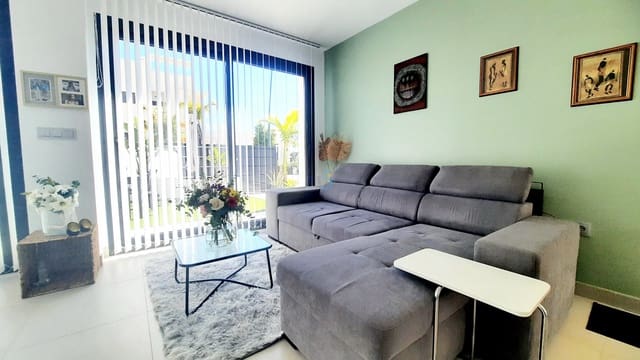 3 slaapkamer Villa te koop in Pilar de la Horadada met zwembad - € 340.000 (Ref: 9668266)