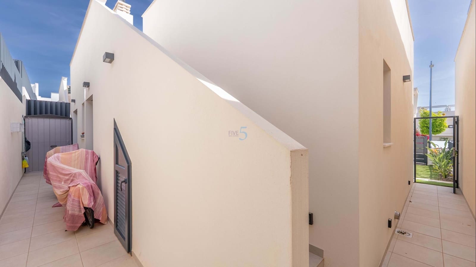 3 slaapkamer Villa te koop in Pilar de la Horadada met zwembad - € 340.000 (Ref: 9668266)