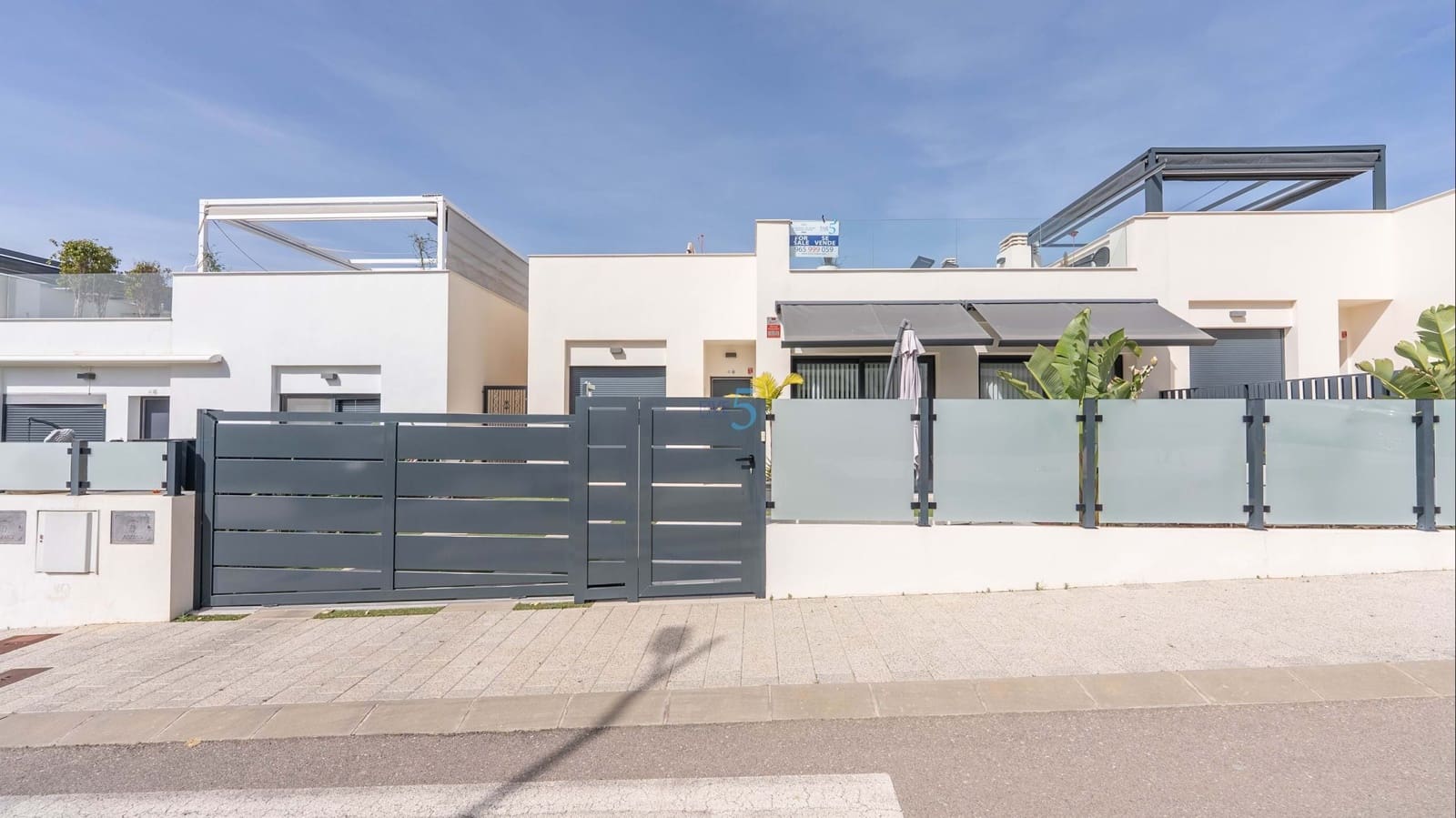 3 slaapkamer Villa te koop in Pilar de la Horadada met zwembad - € 340.000 (Ref: 9668266)