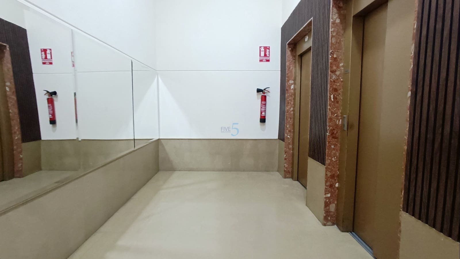 Apartamento de 2 habitaciones en Torrevieja en venta con piscina - 115.000 € (Ref: 9669248)