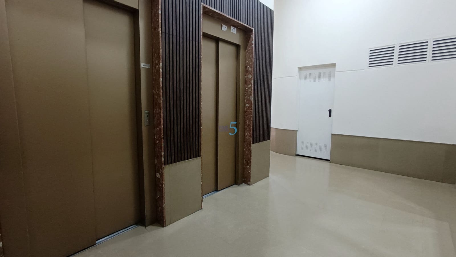 Apartamento de 2 habitaciones en Torrevieja en venta con piscina - 115.000 € (Ref: 9669248)