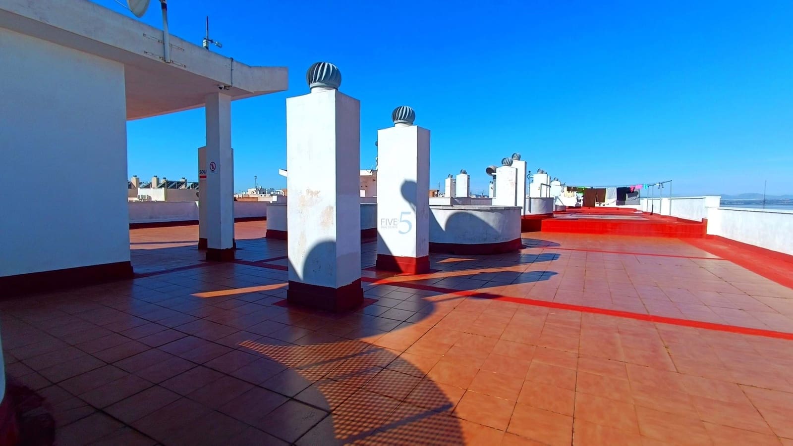 Apartamento de 2 habitaciones en Torrevieja en venta con piscina - 115.000 € (Ref: 9669248)