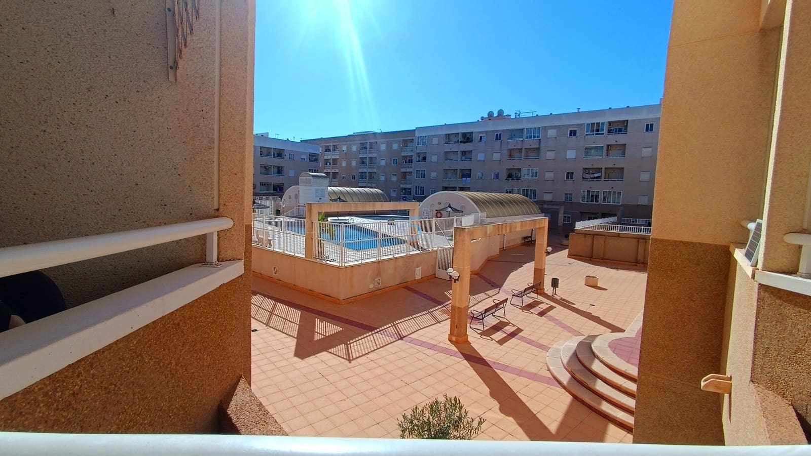 Apartamento de 2 habitaciones en Torrevieja en venta con piscina - 115.000 € (Ref: 9669248)