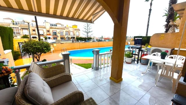 4 quarto Apartamento para venda em Torrevieja com piscina garagem - 229 995 € (Ref: 9671140)
