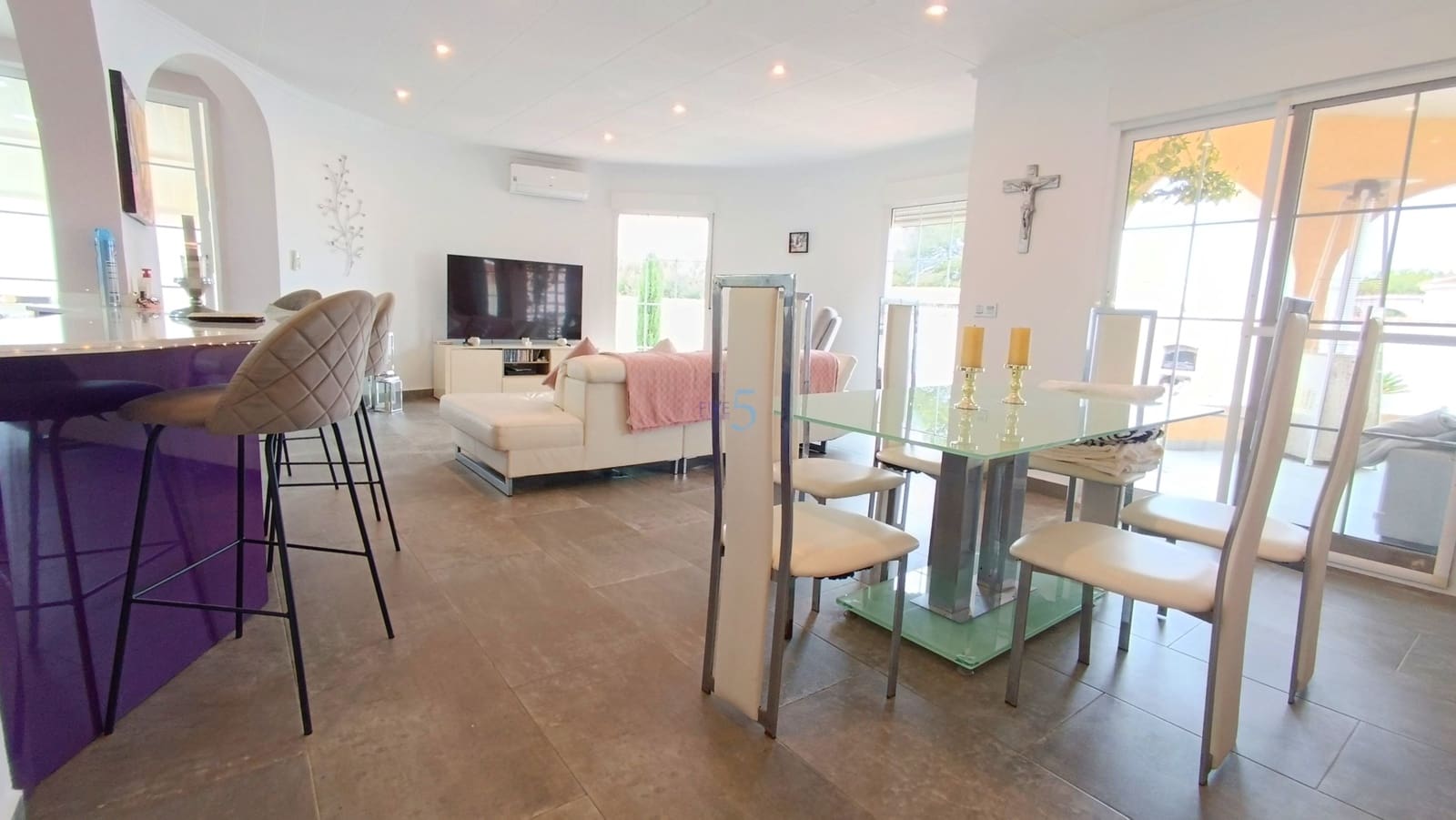 3 Zimmer Villa zu verkaufen in Torrevieja mit Pool - 410.000 € (Ref: 9672181)