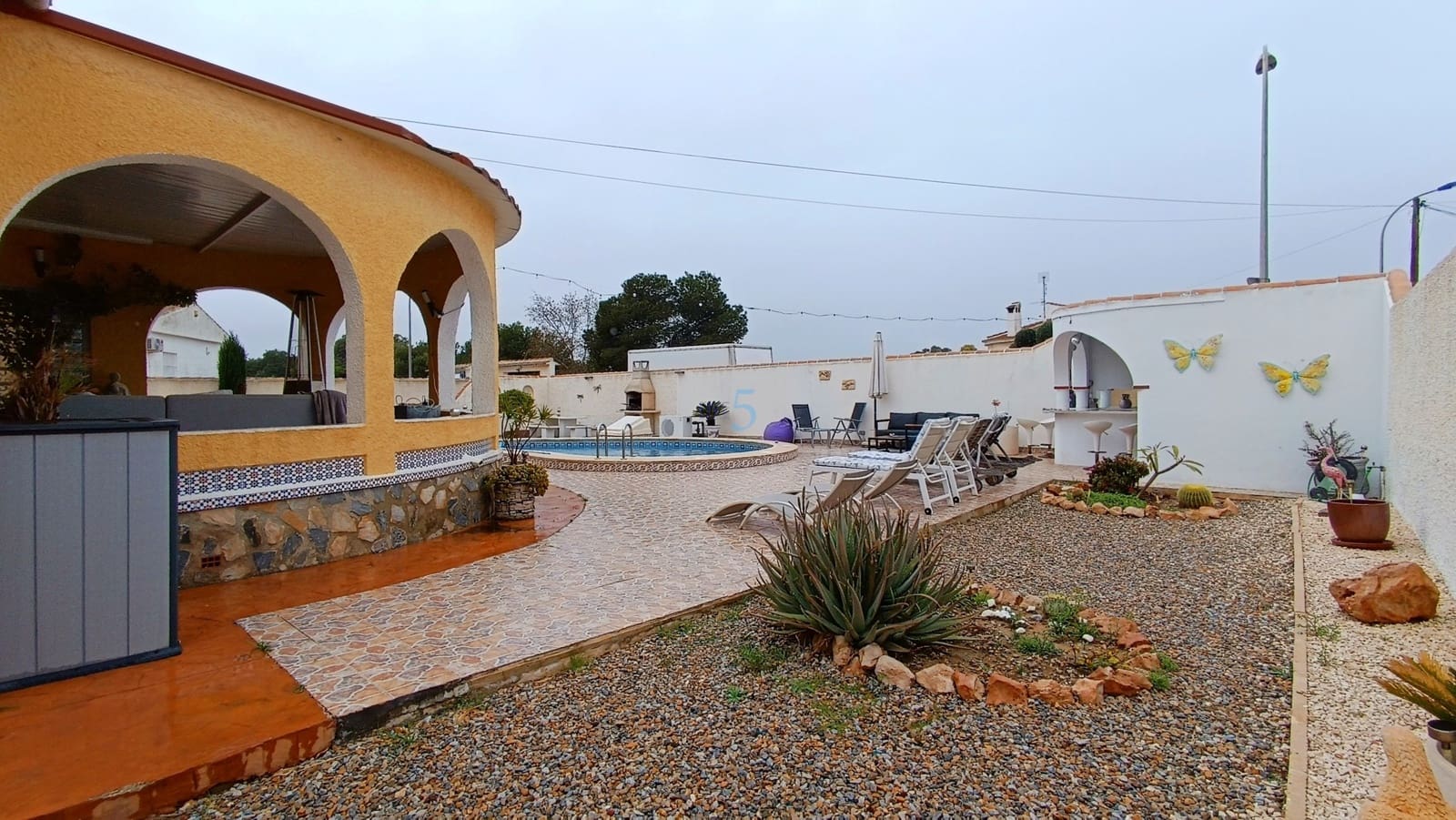 3 Zimmer Villa zu verkaufen in Torrevieja mit Pool - 410.000 € (Ref: 9672181)