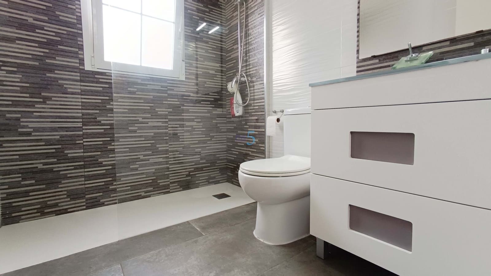 3 Zimmer Villa zu verkaufen in Torrevieja mit Pool - 410.000 € (Ref: 9672181)