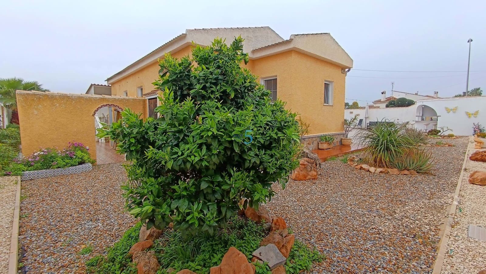 3 Zimmer Villa zu verkaufen in Torrevieja mit Pool - 410.000 € (Ref: 9672181)