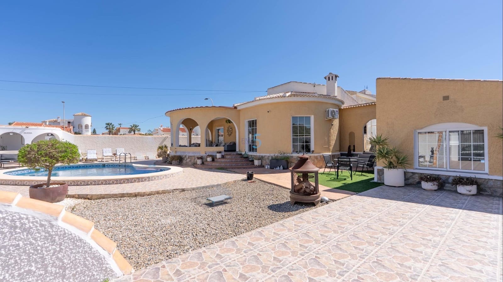 3 chambre Villa/Maison à vendre à Torrevieja avec piscine - 410 000 € (Ref: 9672181)