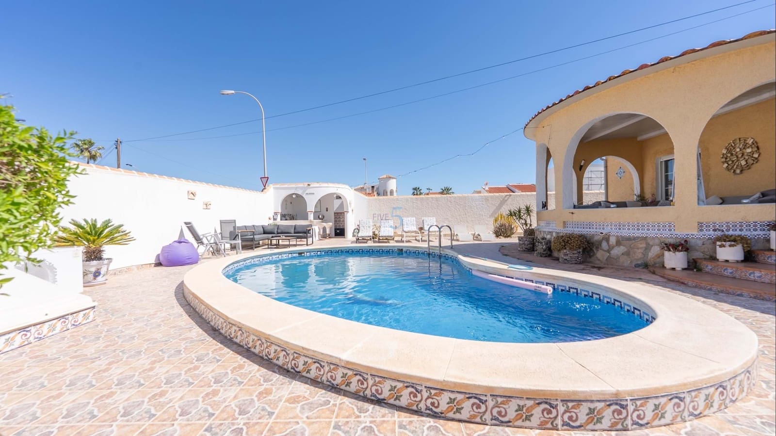 3 chambre Villa/Maison à vendre à Torrevieja avec piscine - 410 000 € (Ref: 9672181)