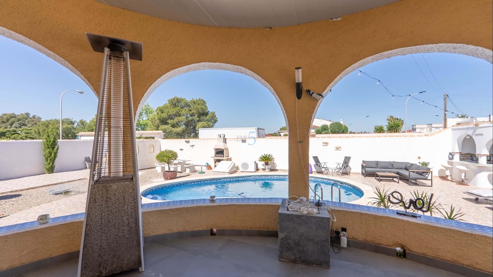 3 chambre Villa/Maison à vendre à Torrevieja avec piscine - 410 000 € (Ref: 9672181)