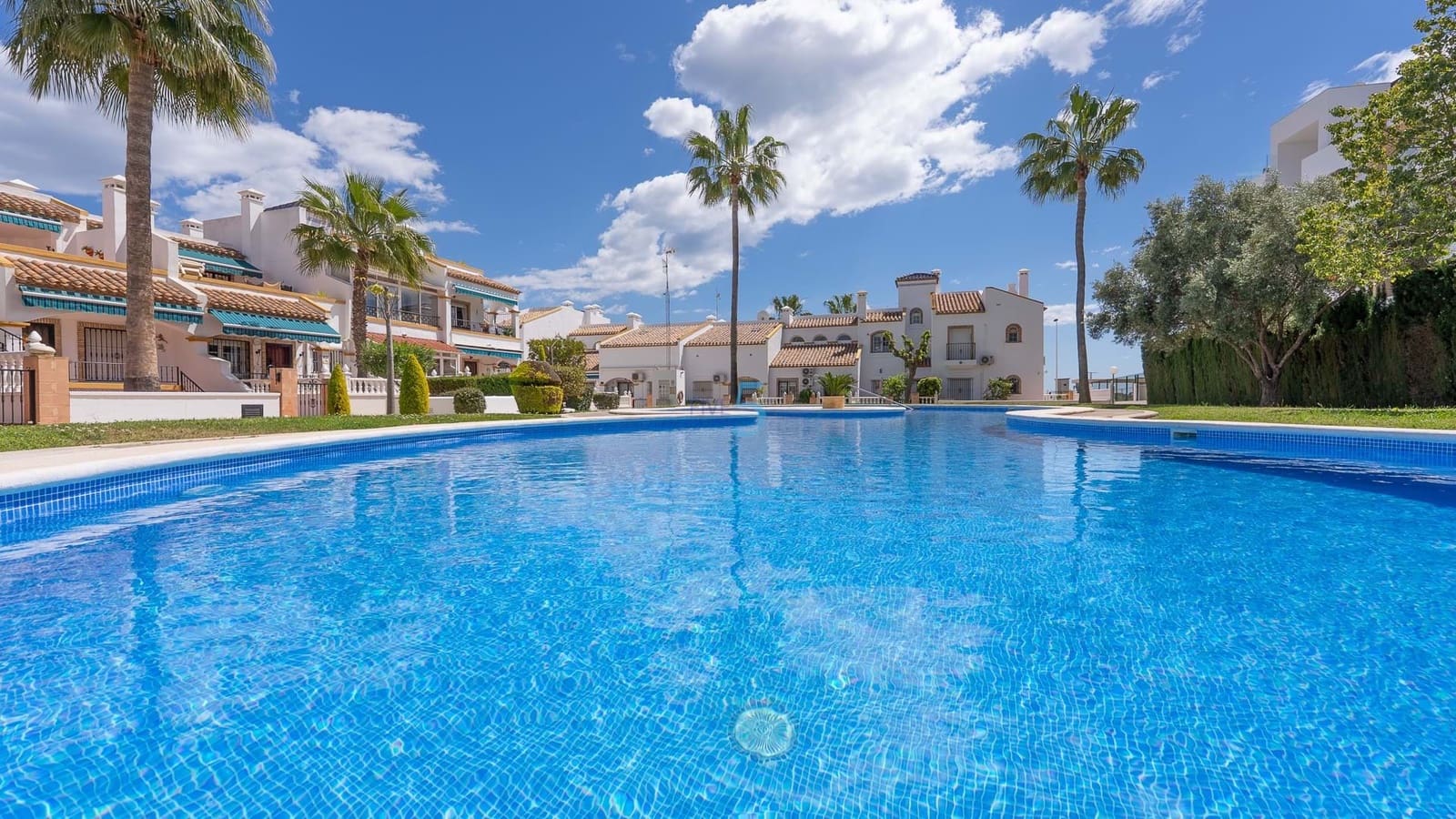 2 bedroom Townhouse for sale in Los Dolses with pool - € 209,000 (Ref: 9675133)