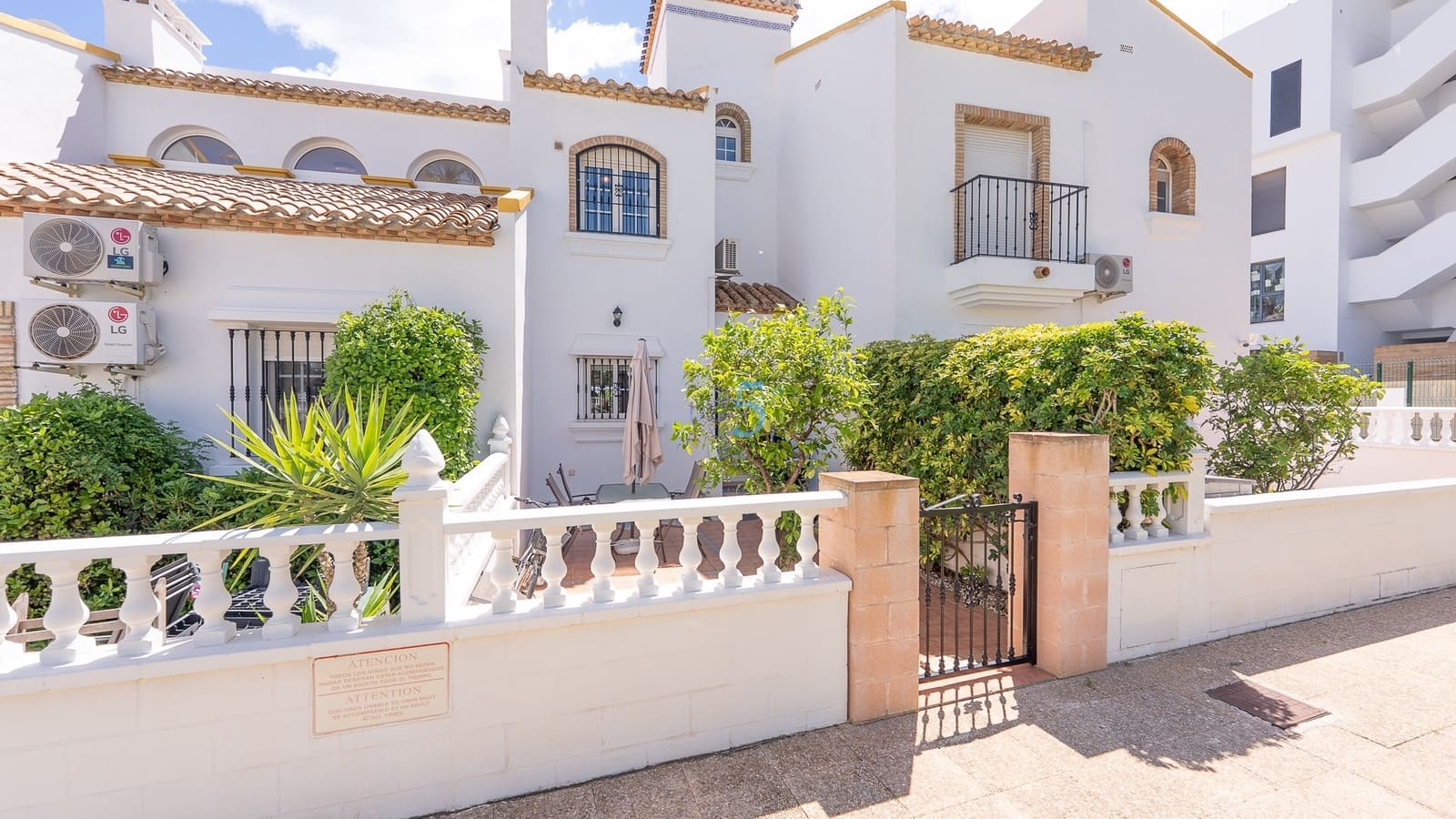 2 bedroom Townhouse for sale in Los Dolses with pool - € 209,000 (Ref: 9675133)