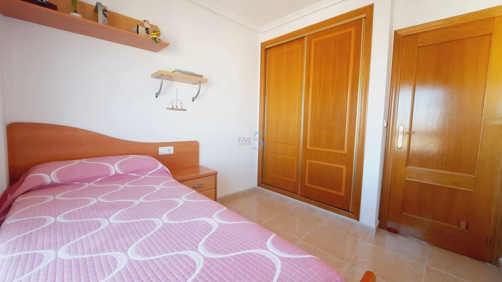 2 bedroom Apartment for sale in Guardamar del Segura with pool garage - € 240,000 (Ref: 9675994)