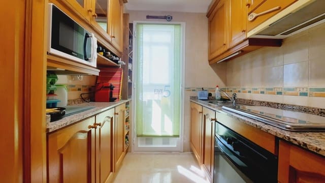 2 bedroom Apartment for sale in Guardamar del Segura with pool garage - € 240,000 (Ref: 9675994)