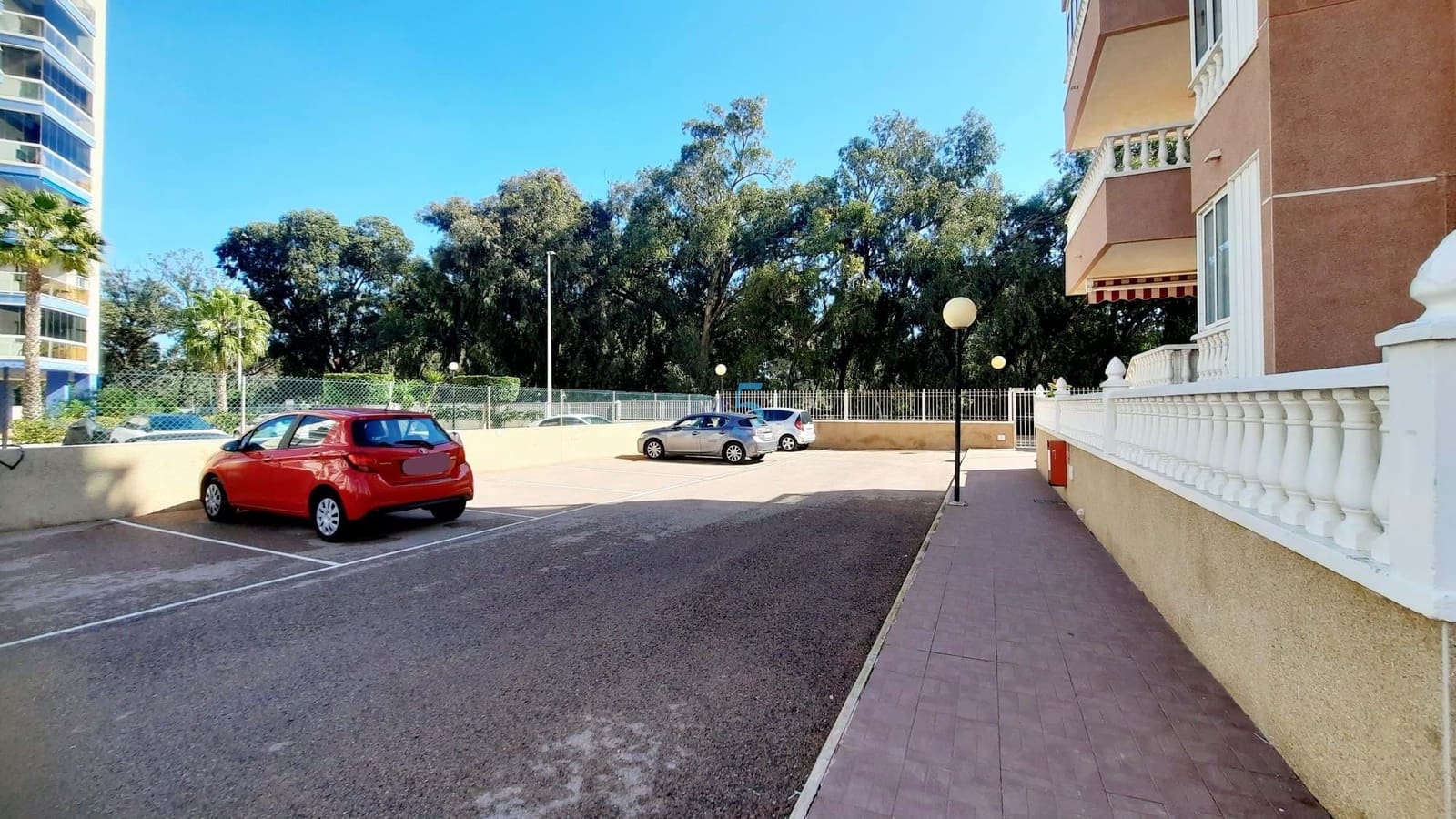 2 bedroom Apartment for sale in Guardamar del Segura with pool garage - € 240,000 (Ref: 9675994)