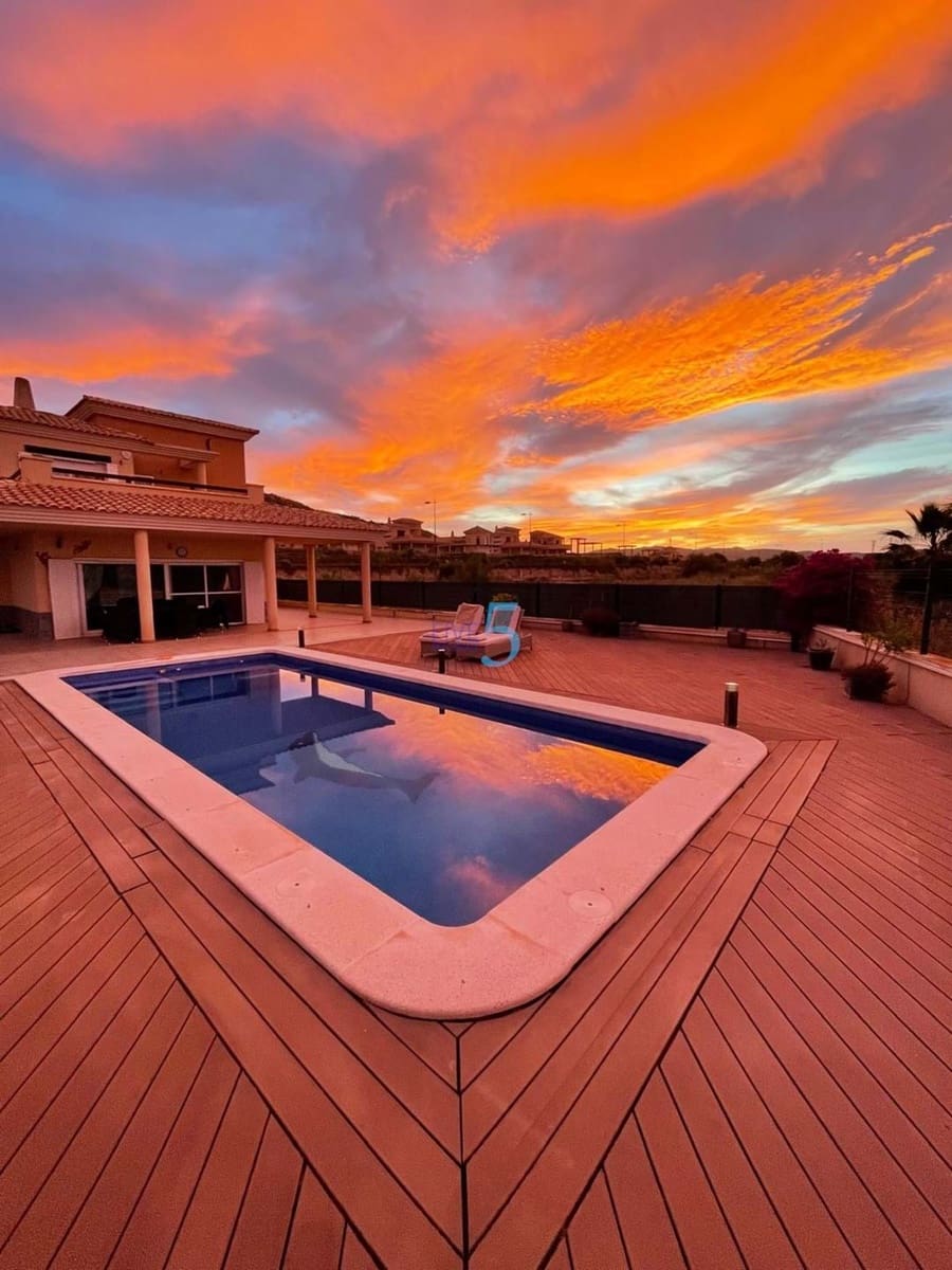 4 Zimmer Villa zu verkaufen in La Tercia mit Pool - 299.999 € (Ref: 9676335)