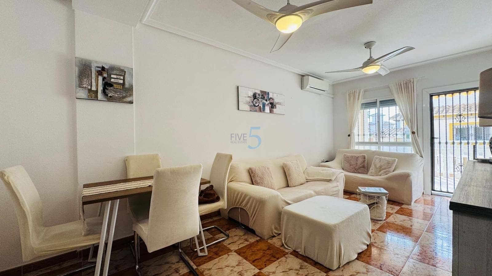 2 soveværelse Lejlighed til salg i La Zenia med swimmingpool garage - € 158.750 (Ref: 9676520)